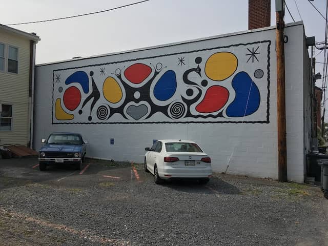 Modern Art Alley - Image 2