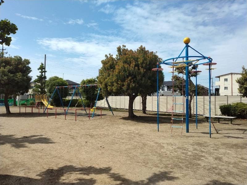 Icho Park - Image 1