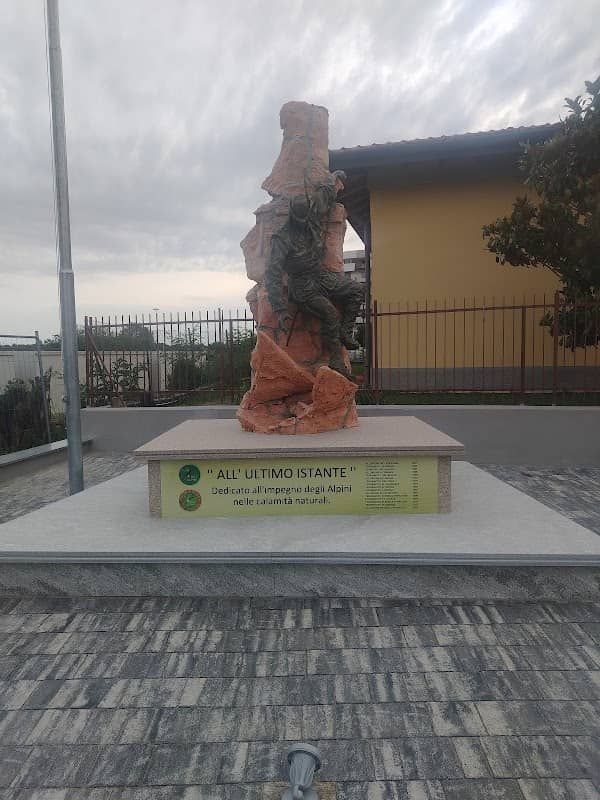 Monumento agli Alpini - Image 1