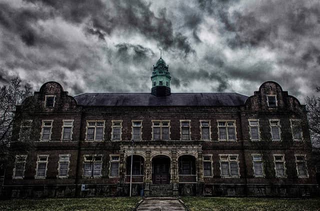 LOCKED AWAY ESCAPES - Image 2