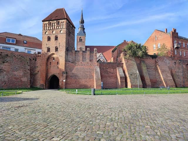 Elbe Gate - Image 1