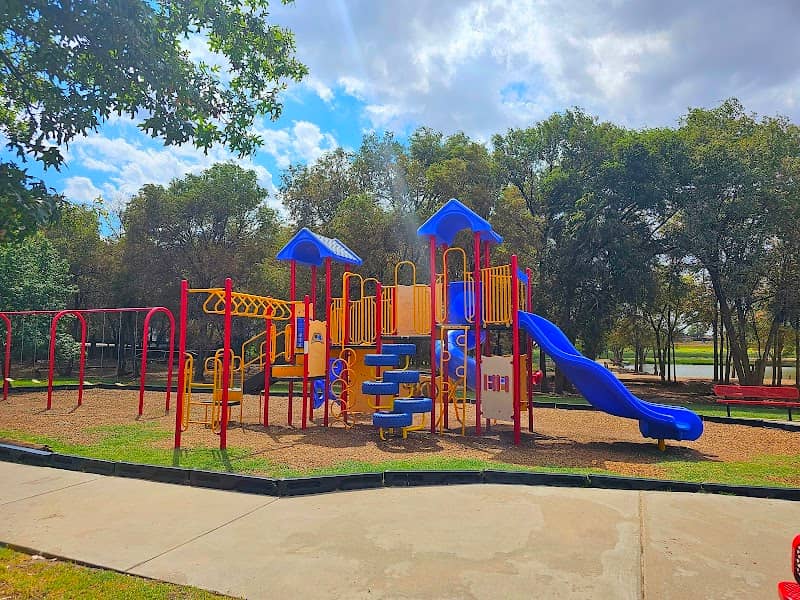 Friona playground - Image 1