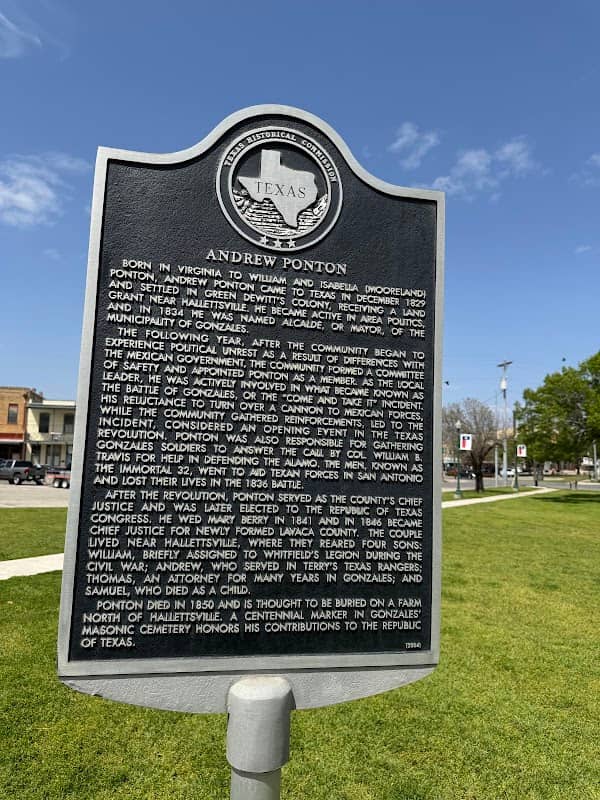 Texas Heroes Square - Image 1