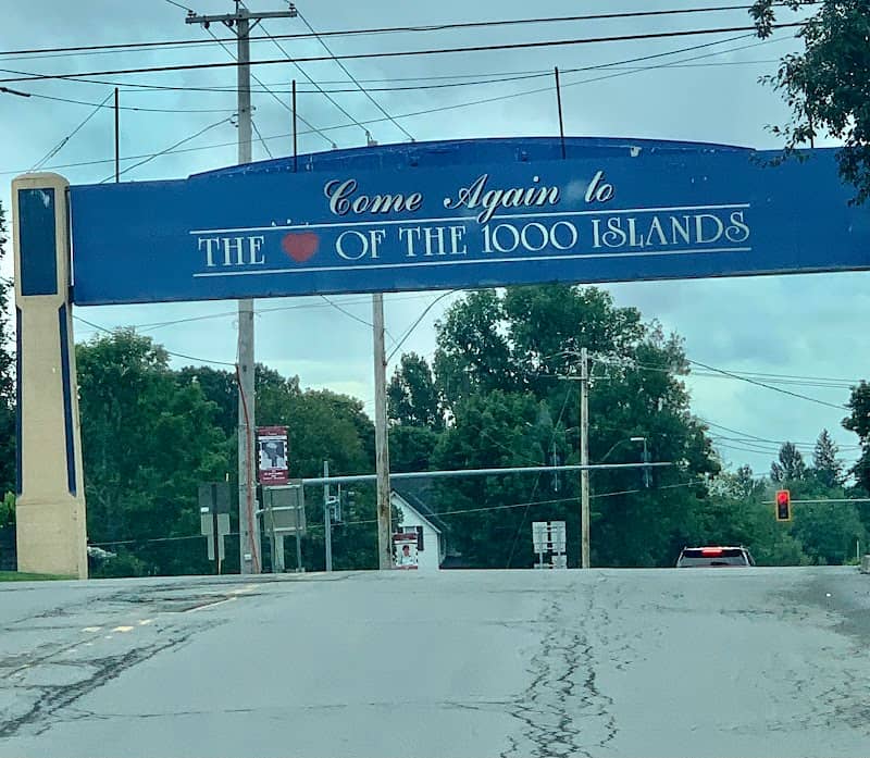 1000 Islands Arch - Image 1
