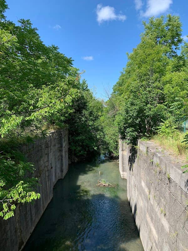 Mountain Locks Park - Image 1