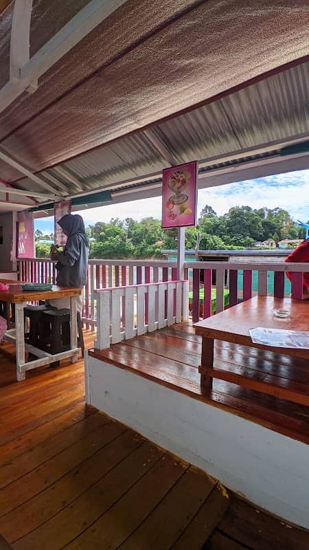 Sungai Melawi - Image 1