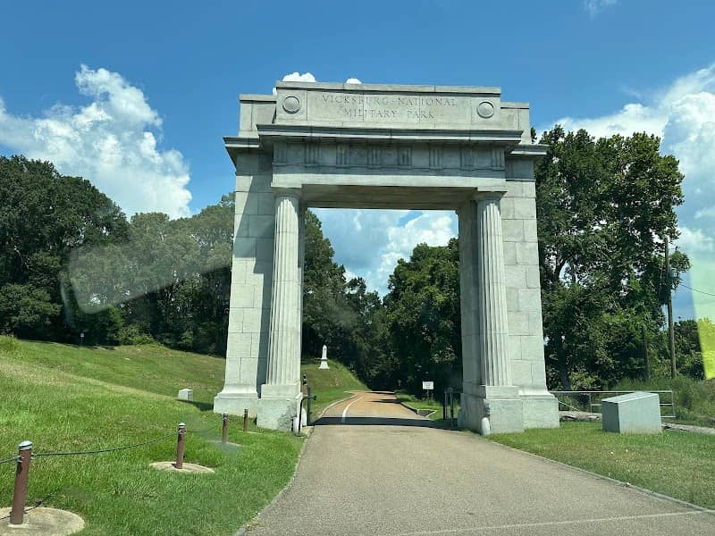 Memorial Arch - Image 1