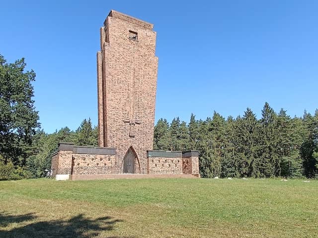 Ehrenmal Teterow - Image 1