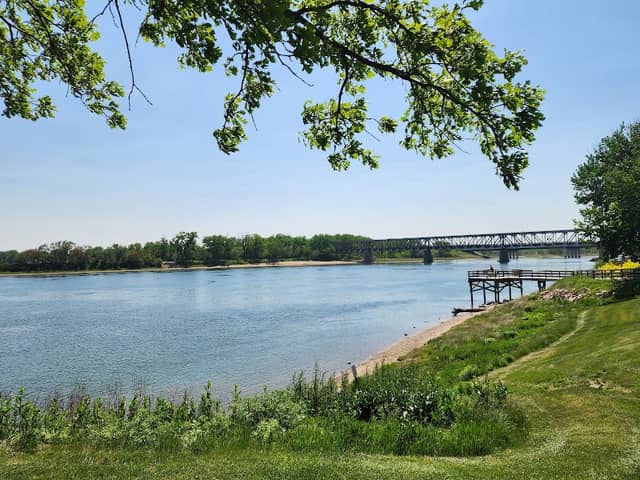 Riverside Park - Image 1