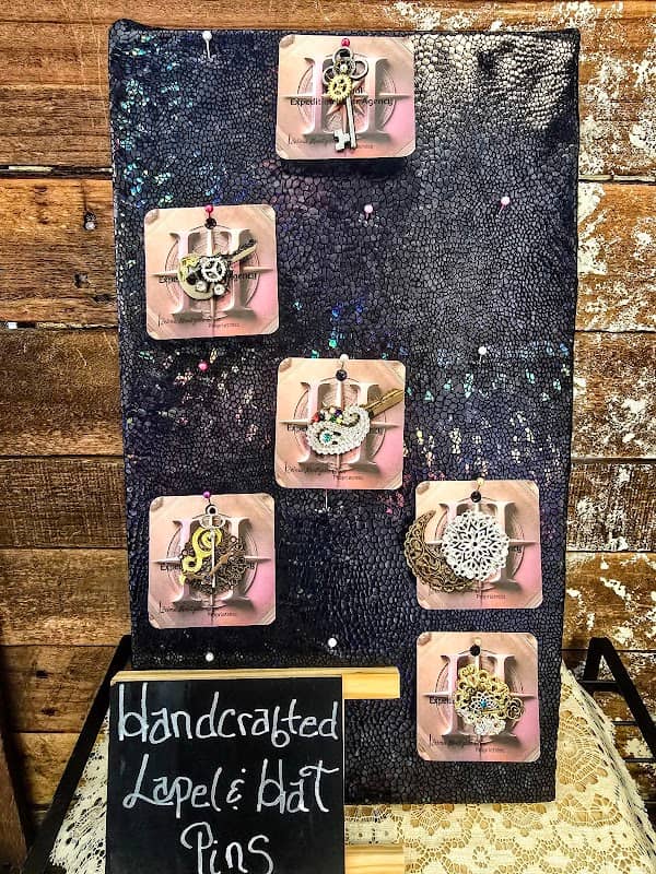 Hannibal Expedition Tour Agency LLC & Eclectic Creation by Montzelle - Image 3