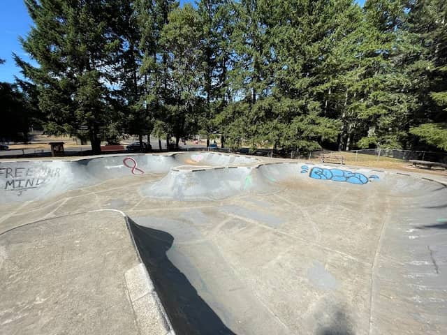 Strawberry Hill Park / Off-leash Dog Park - Image 2