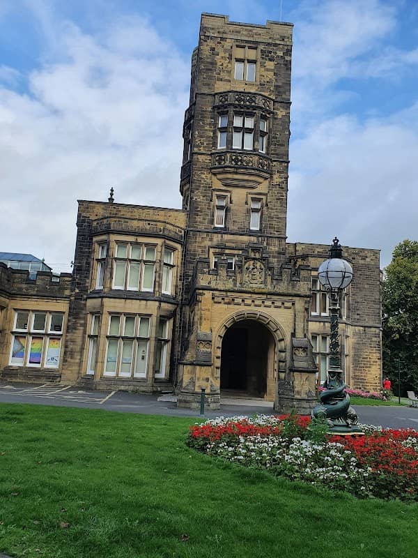 Cliffe Castle Park & Cafè - Image 1
