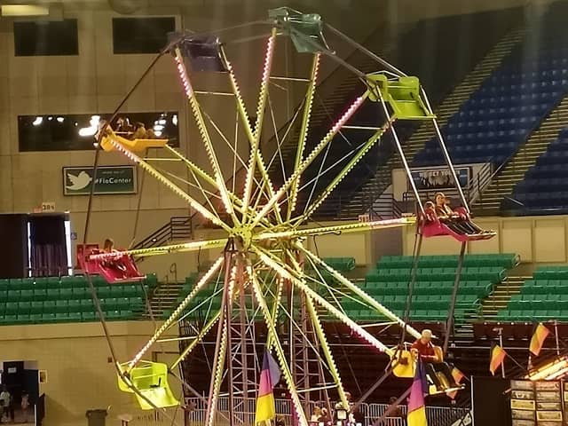 R & D Amusements - Image 1
