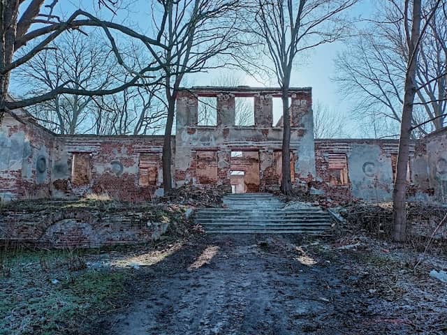 Dwór Wesołówka - Image 1