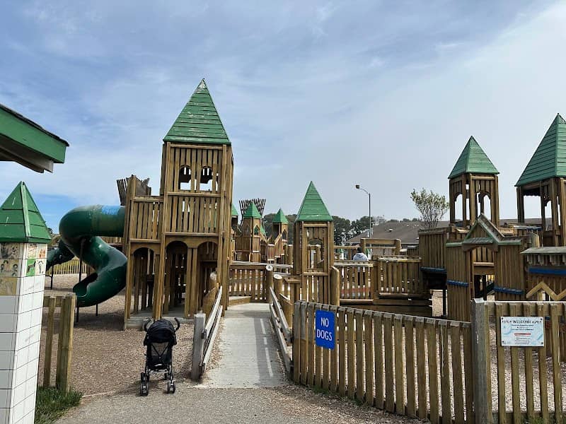 Beachfront Park - Image 2