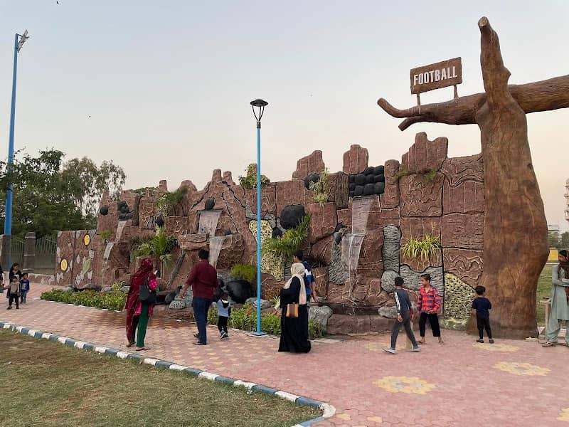 Allama Iqbal Park - Image 3