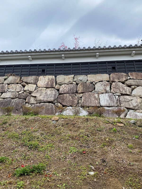川之江城跡 幸福のハート石 - Image 1