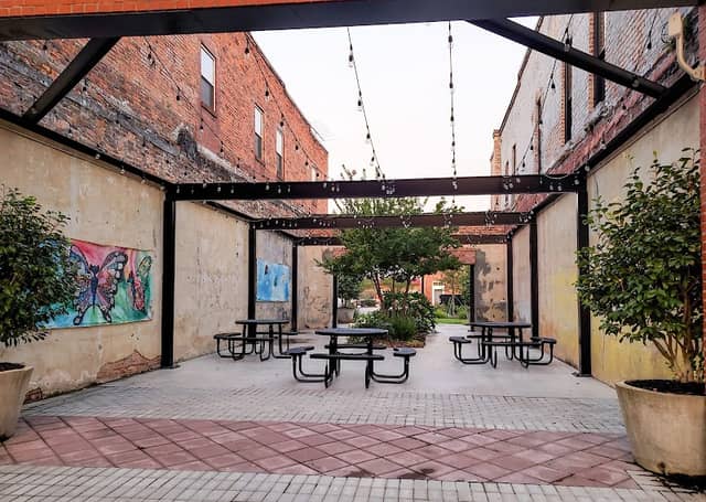 Sportsman's Breezeway - Image 1