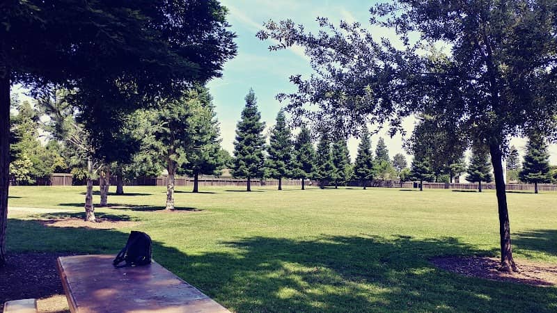 Holly Tree Park - Image 1