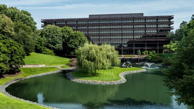 Deere & Company World Headquarters - Image 1