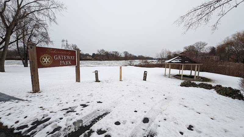 Gateway Landing Park - Image 2