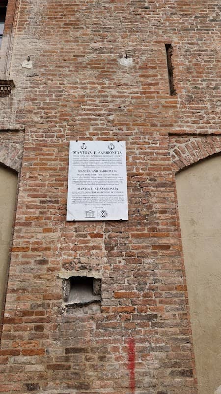 Statue of Vergil / La Vecia - Image 2