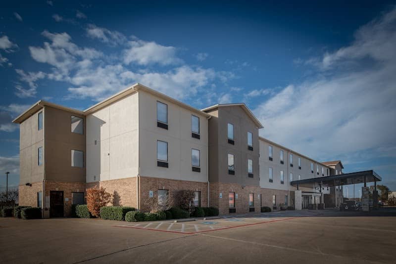 Holiday Inn Express & Suites N Waco Area - West by IHG - Image 1