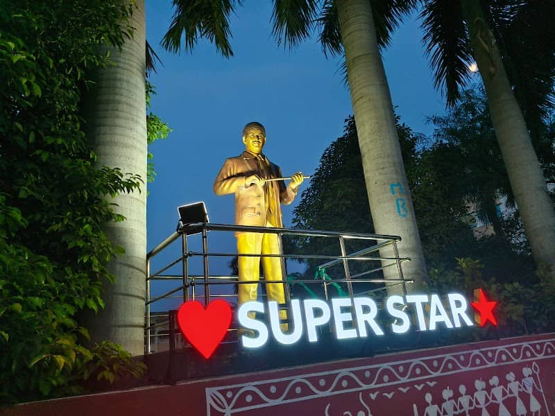 Super Star Krishna Statue Vijayawada - Image 3