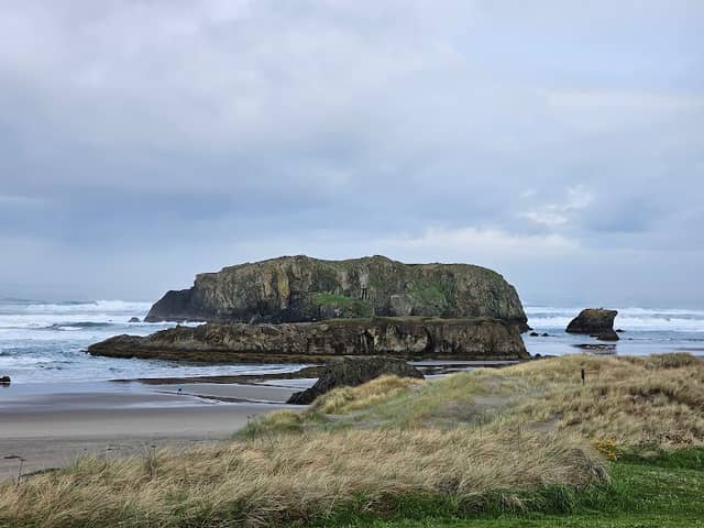 Devils Kitchen - Oregon State Parks Vista Point - Image 1