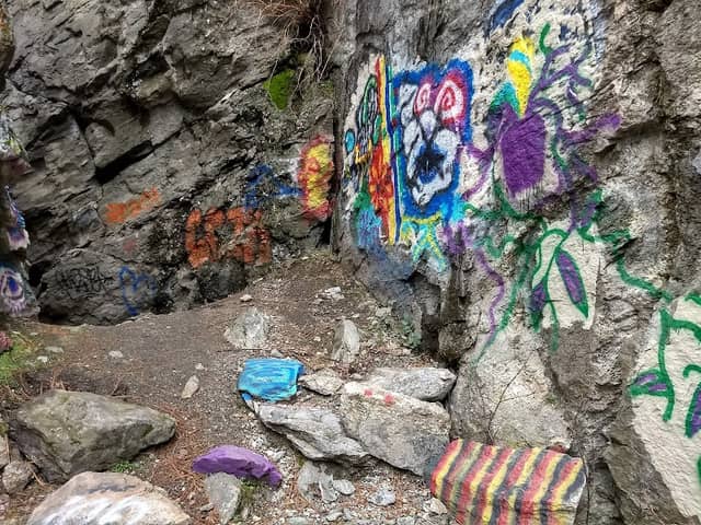 Mirabeau Park rock climbing hills - Image 1