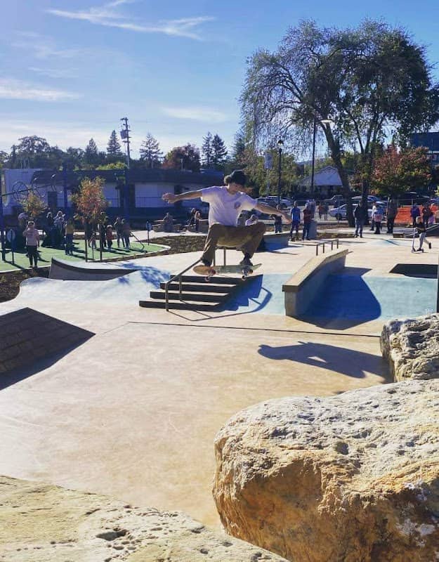 Xabatin 'Big Water' Community Park - Image 1