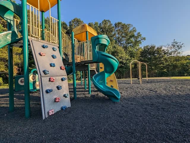 Old Honeycutt Road Park - Image 1