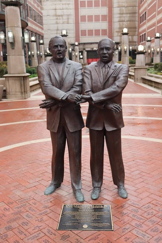 Father Hesburgh and Martin Luther King Statue - Image 1