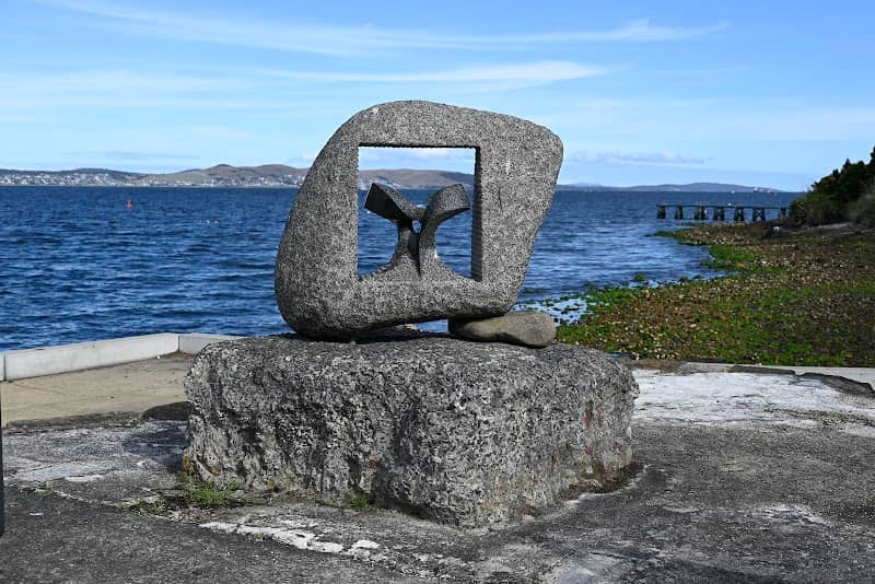 Battery point sculpture trail 2000 - Image 1