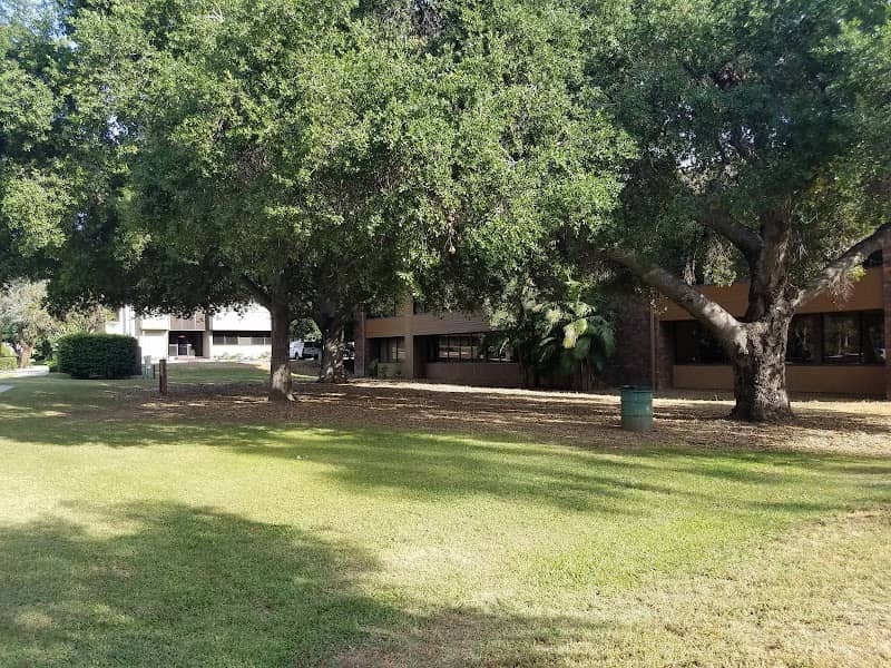 Three Oak Park - Image 2