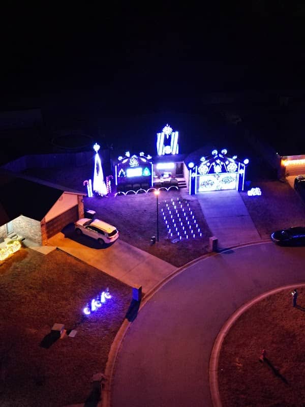 Hendricks House of Lights - Image 1