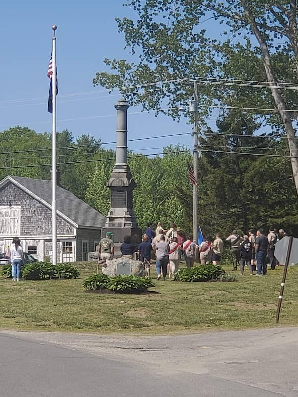 Warren Veterans' Memorial - Image 1
