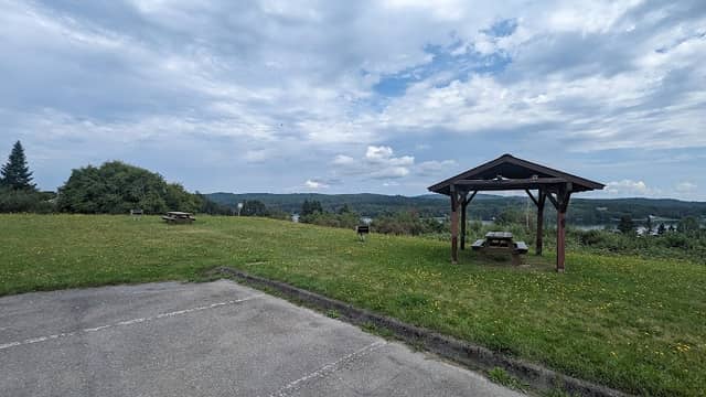 Rest area eagle lake view - Image 1
