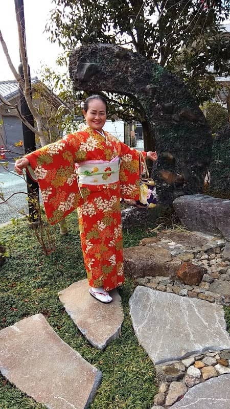 NPO Hospitality Narita: get styled in a kimono - Image 1