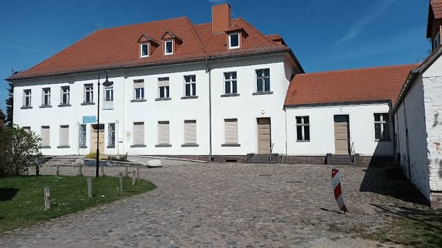 Gutshaus Perwenitz - Image 1