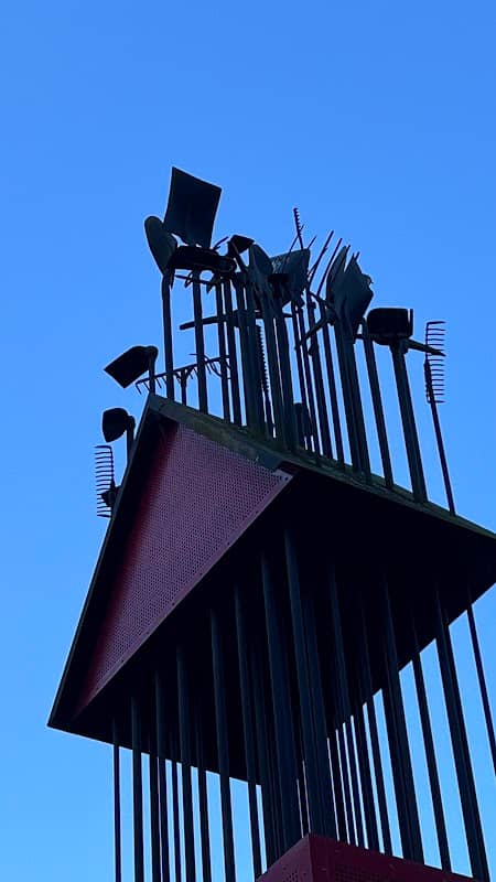 Monument - Image 2