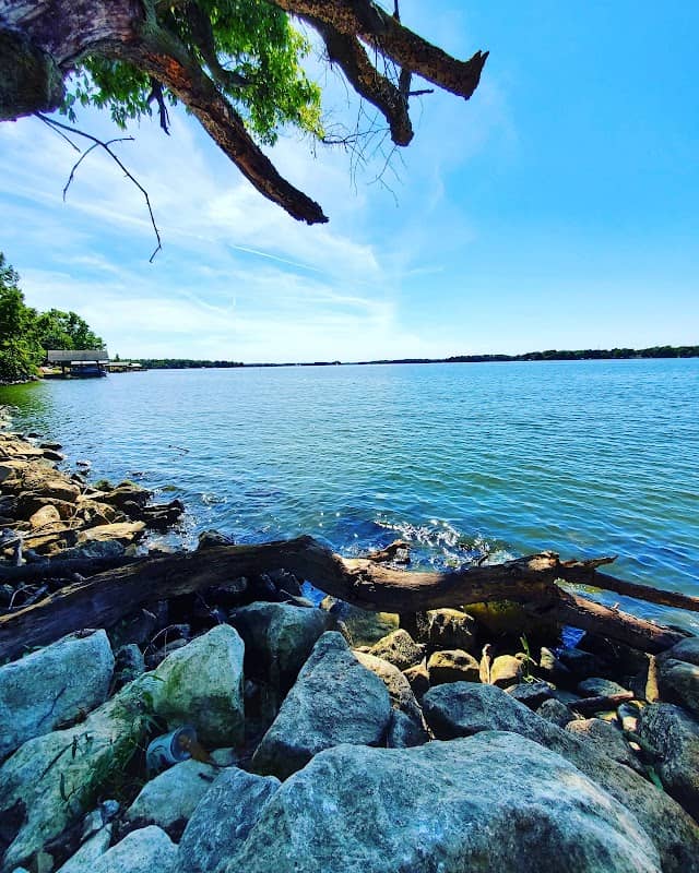 Sunset Park & Fishing Area - Image 1