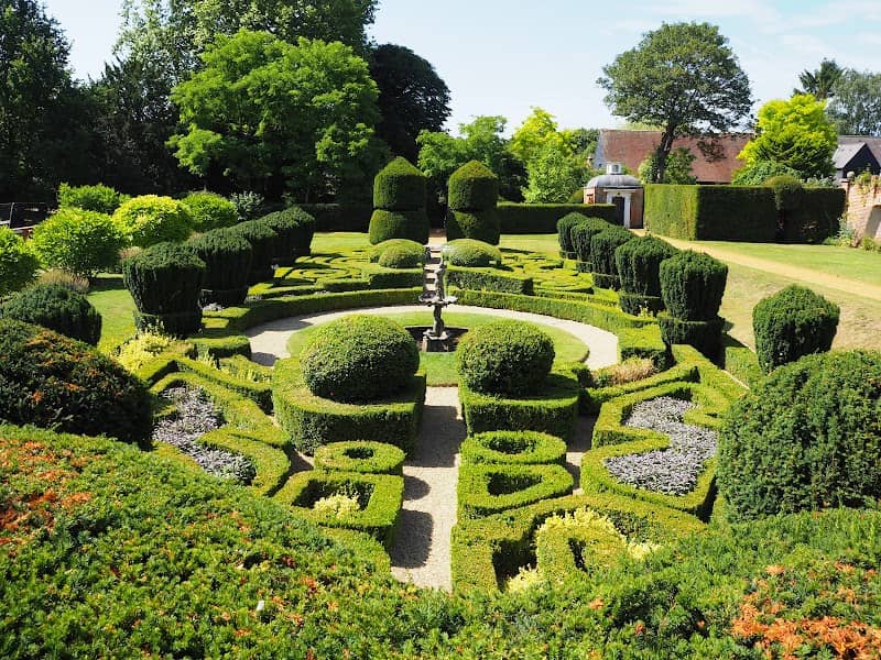 Bridge End Garden - Image 1