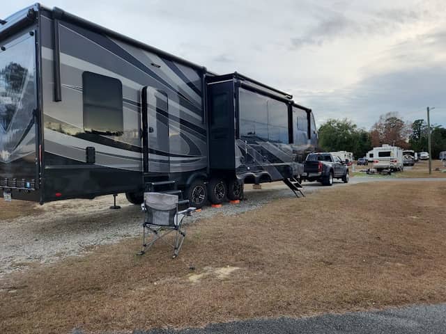 Valdosta Oaks Rv Park - Image 1
