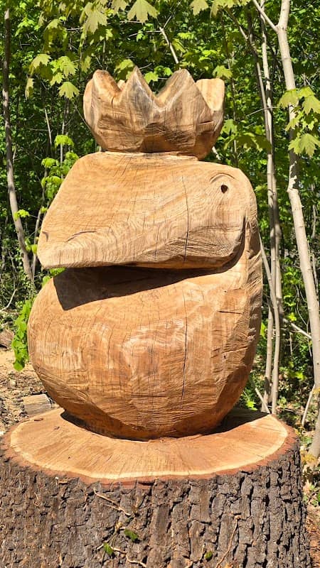 Holzskulptur am Wachtelfeld - Image 1