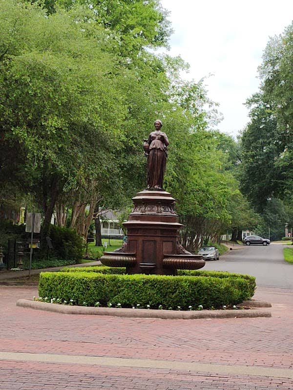 Water fountain - Image 2