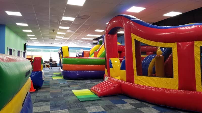 Hop's Bounce House - Image 1
