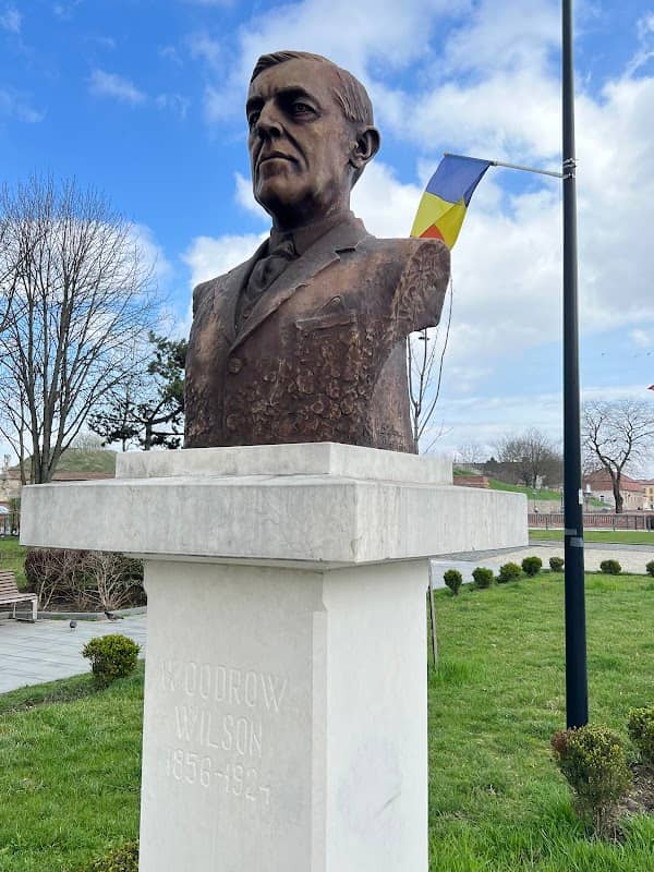 Statue of Woodrow Wilson - Image 1