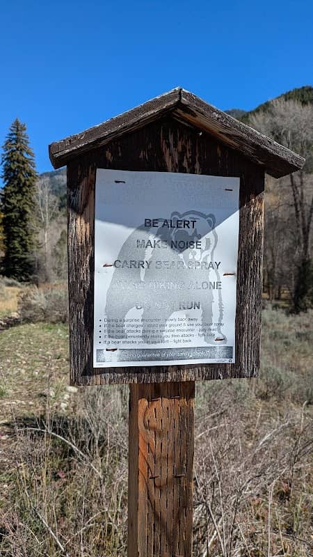 North Indian Creek Trail Trailhead - Image 1