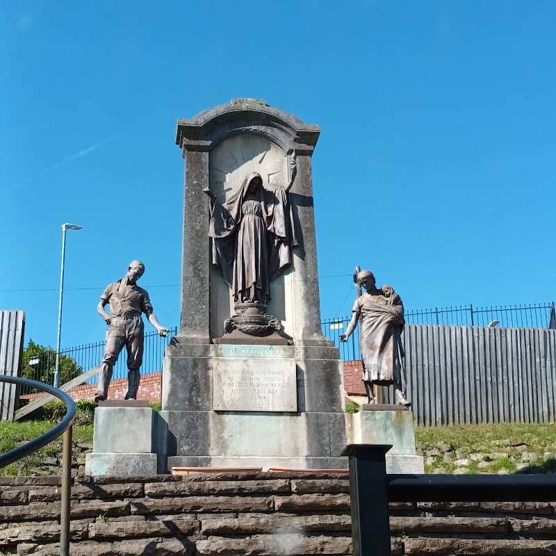 Pontmorlais Memorial Gardens - Image 1